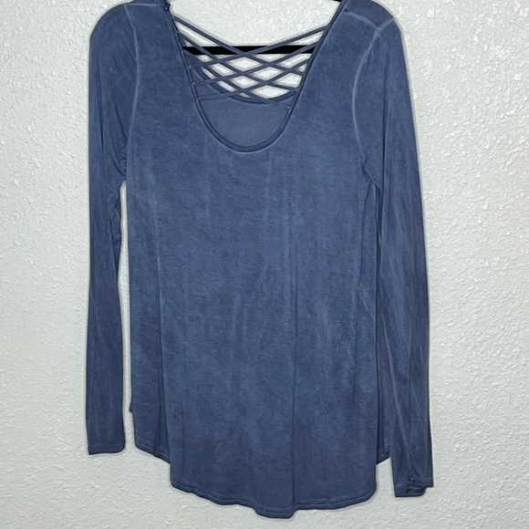 Kut From The Kloth Crisscross Back Blue Top Sz Small - Picture 2 of 5